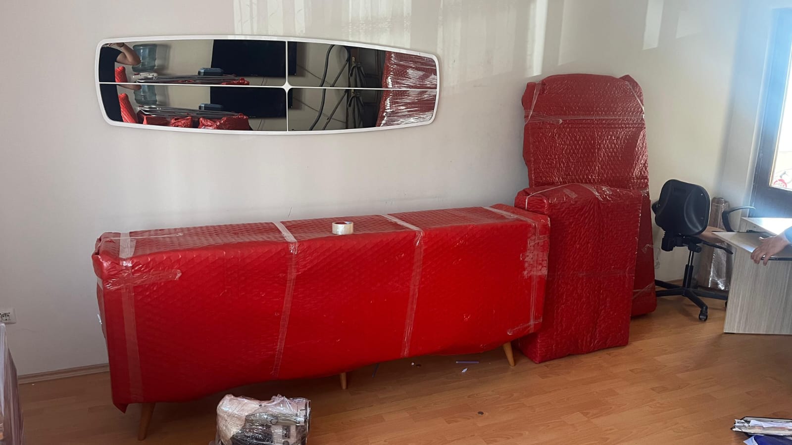 Osmangazi Evden Eve Nakliyat, Bursa genelinde evden eve taşımacılık alanında uzun yıllara dayanan tecrübesi ve müşteri memnuniyetini esas alan hizmet anlayışıyla güvenilir nakliyat firmaları arasında yer almaktadır. Bursa Osmangazi evden eve nakliyat hizmetlerimizde, taşınma sürecinizi hızlı, güvenli ve sorunsuz şekilde tamamlamayı hedefliyoruz.